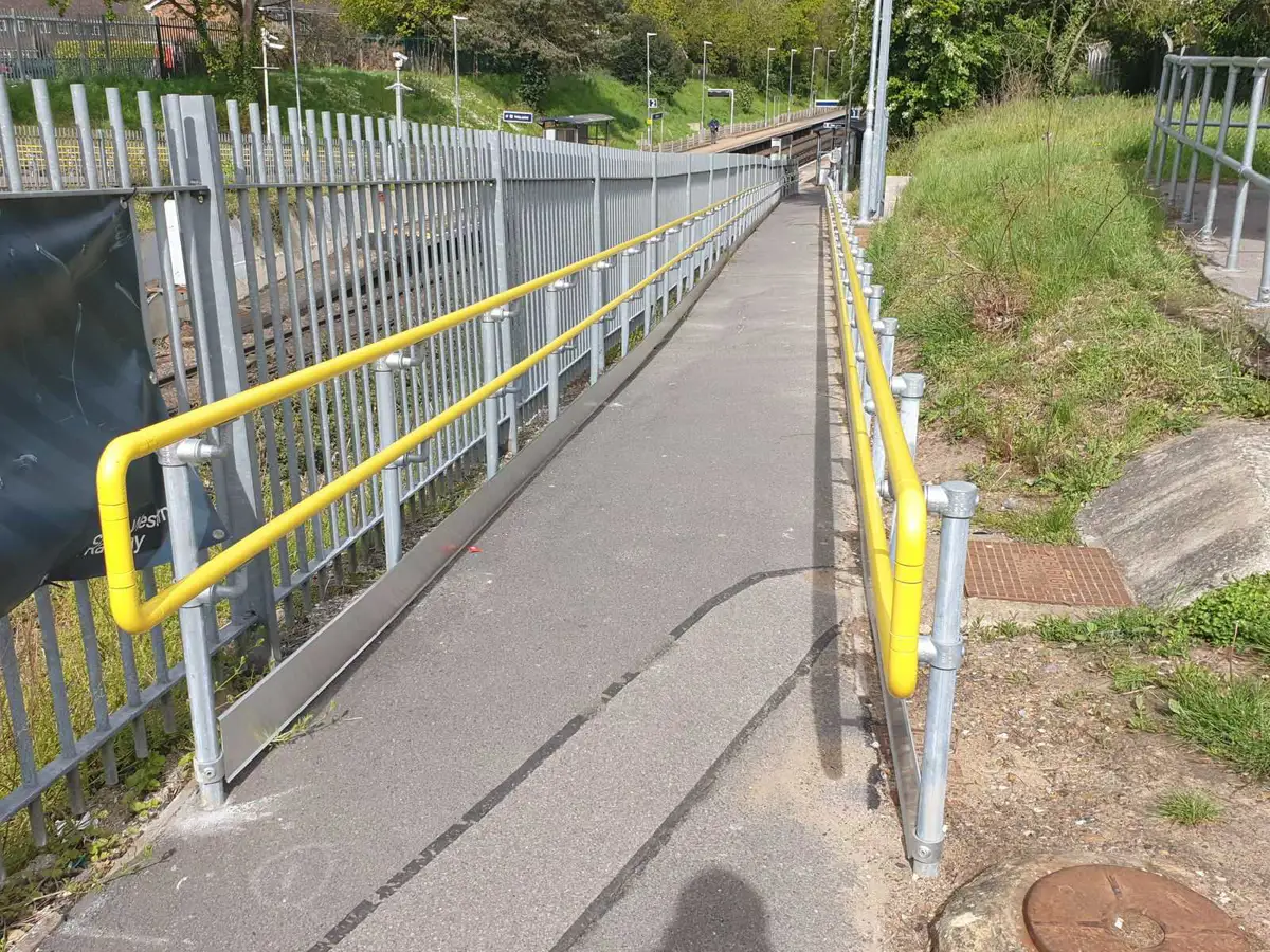 Kentledge Handrail Kee Klamp® Access Disability Railing - ADA Compliant Handrail - Kee Safety