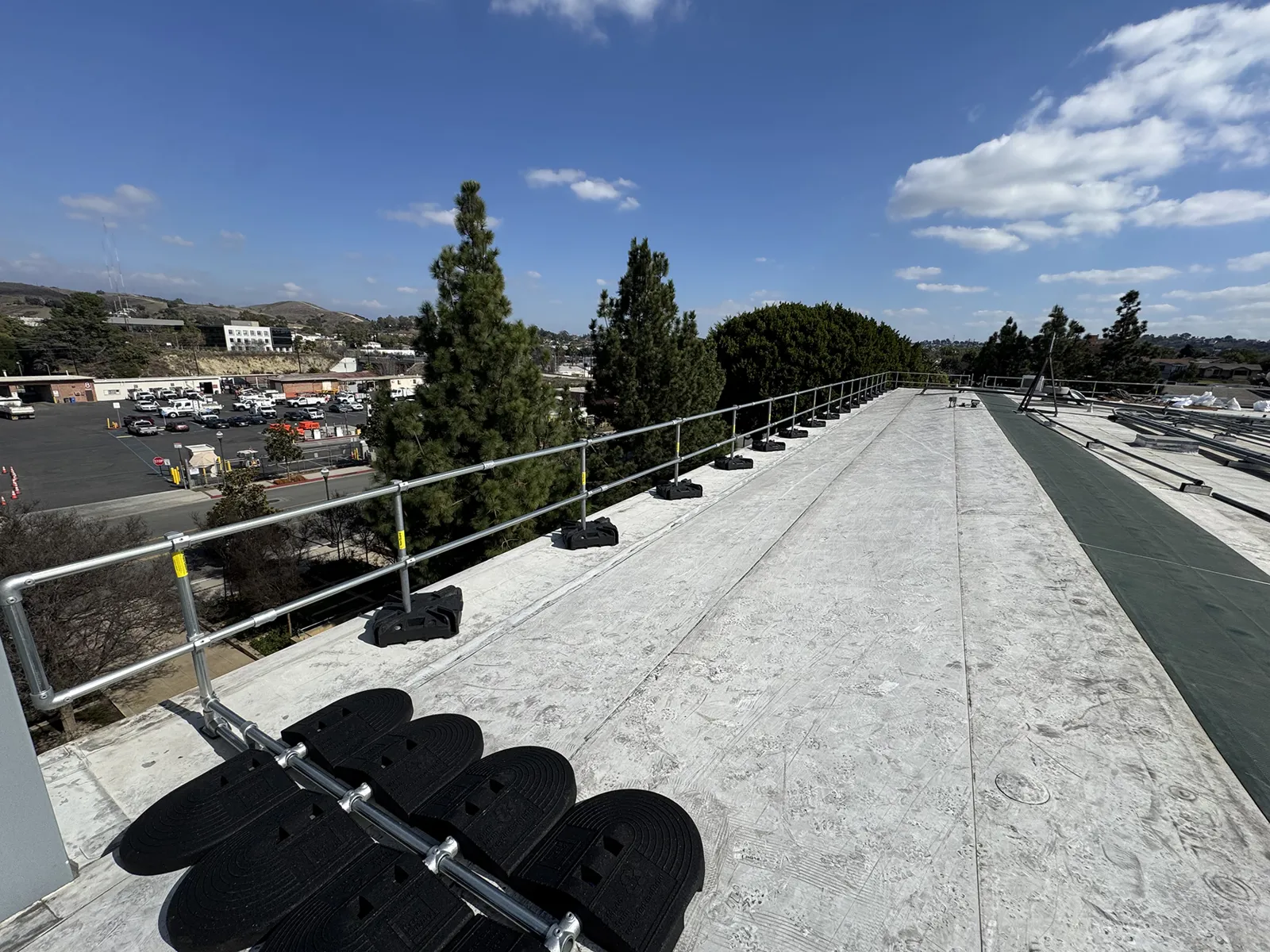 Kjee Solving USC’s Fall Protection Challenges with a CAL/OSHA Compliant ...