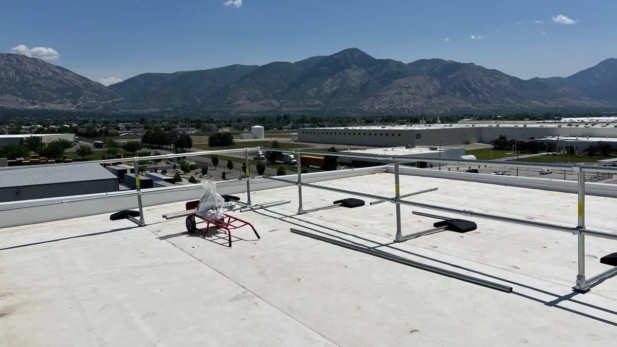 Uline Osha Railing Rooftop OSHA-Compliant Rooftop Guardrail Installation at Chromalox ...
