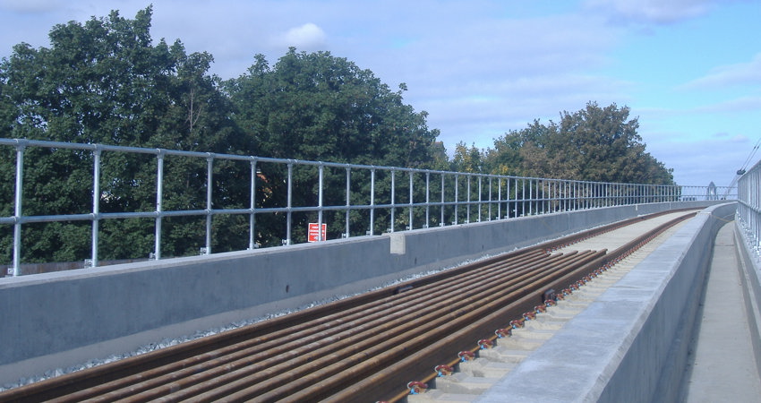 Kee Klamp® Pipe Fittings - Modular Guardrail & Railing Systems - Kee Safety